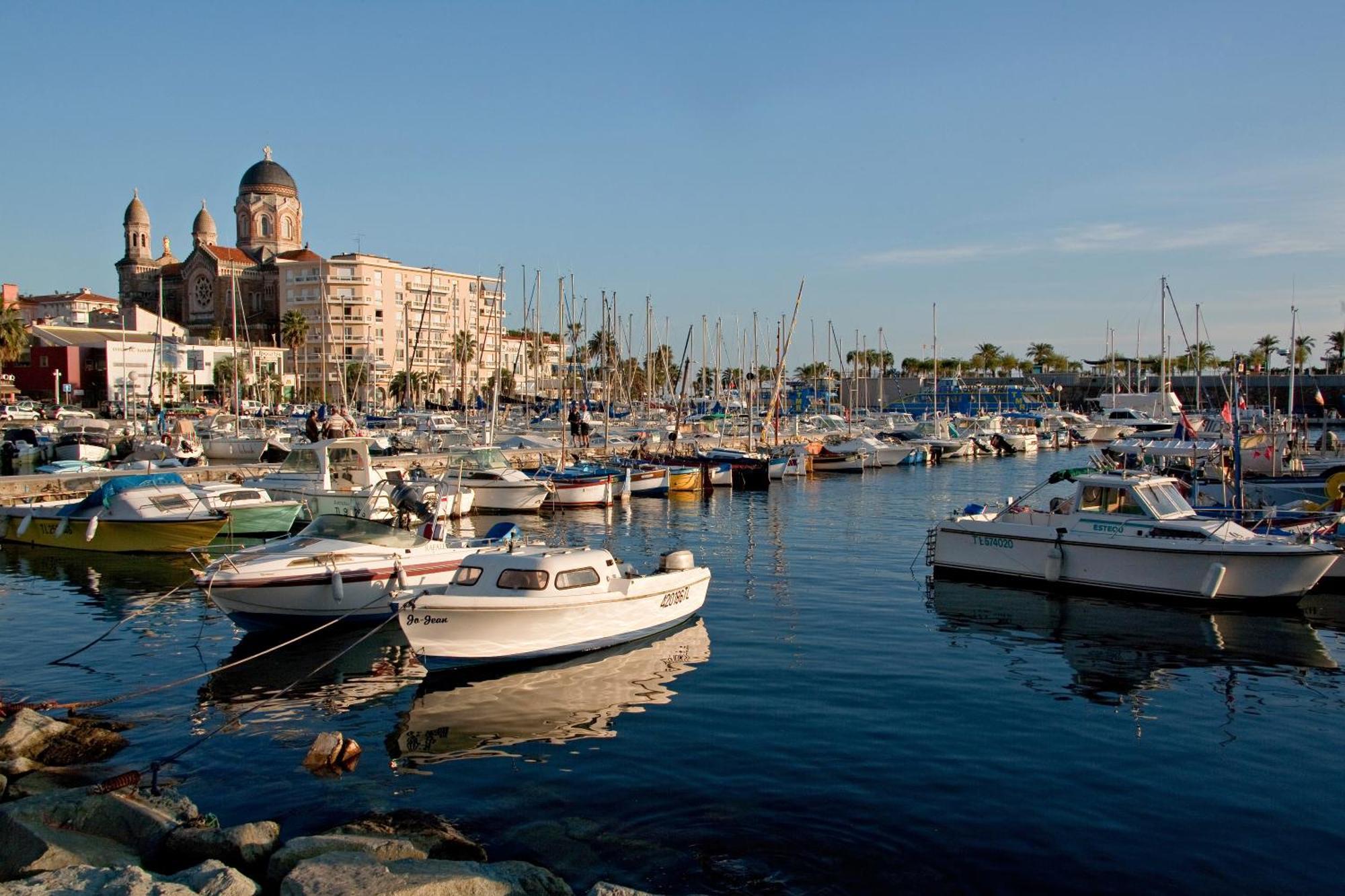 Le 21 Saint-Raphael (Var)