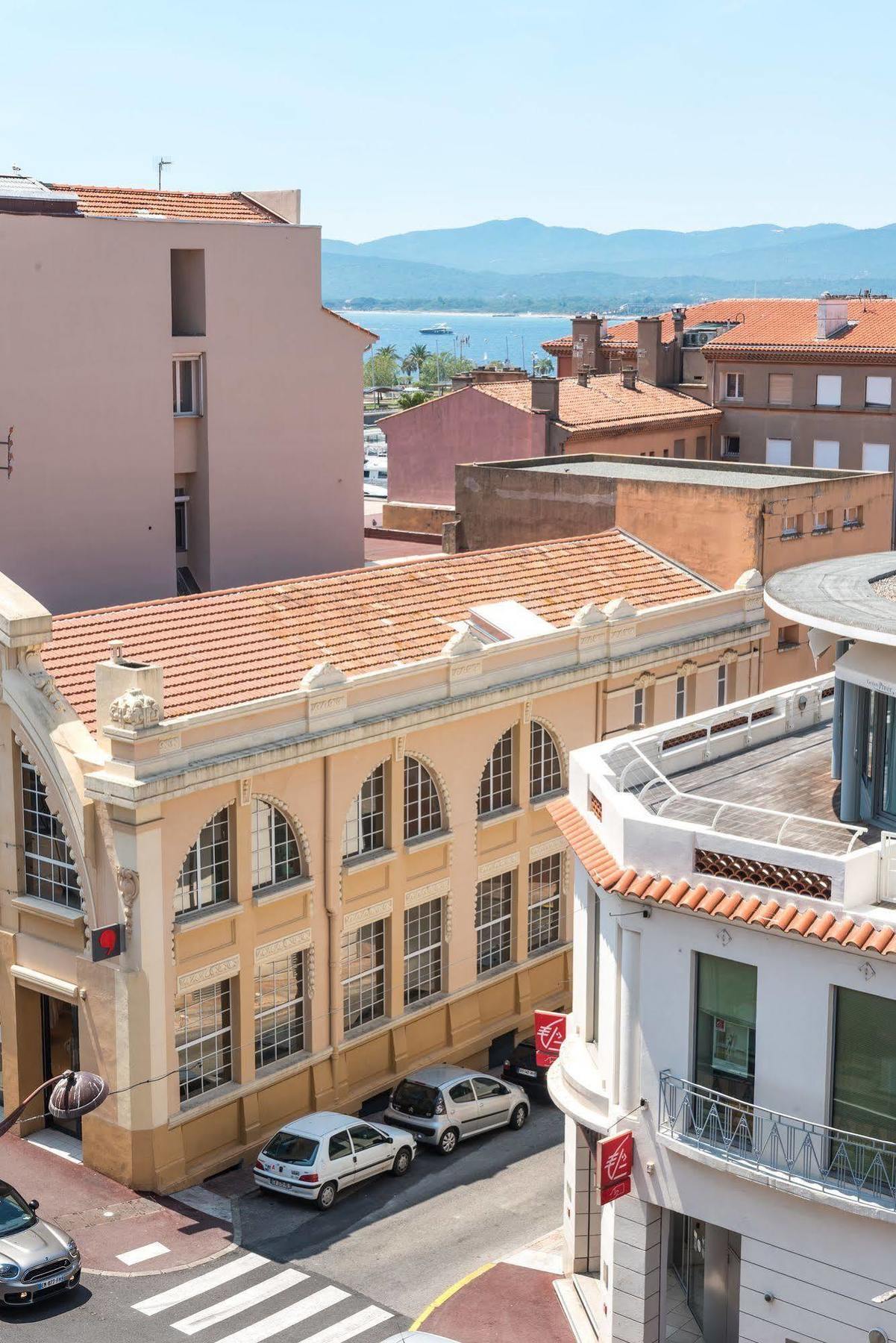 Le 21 2* Saint-Raphael (Var)